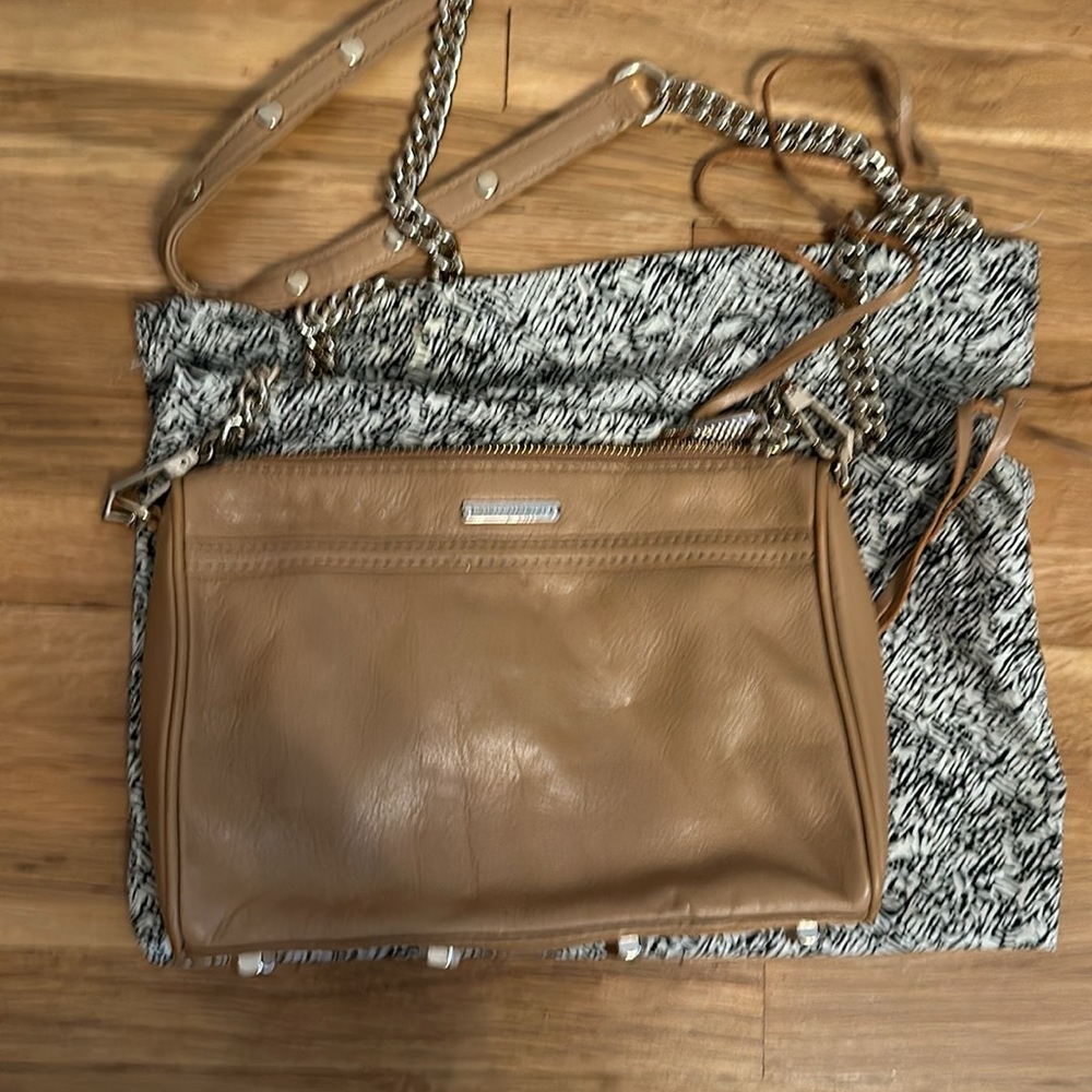 Rebecca Minkoff MAC Leather Crossbody Bag with Metal hardware and clasp - Picture 2 of 4
